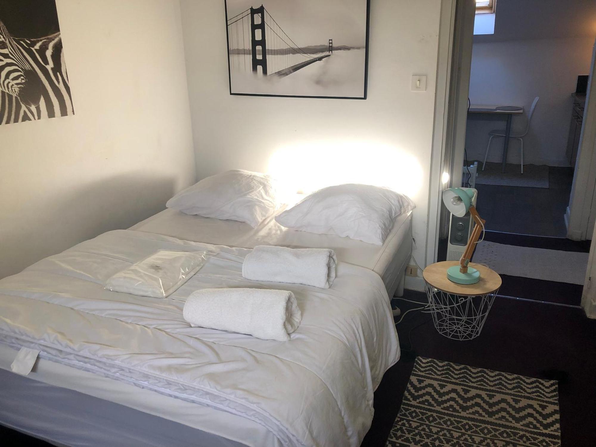 Le Victor Hugo 4 D Et Sa Pizza Offerte Apartman Aurillac Kültér fotó